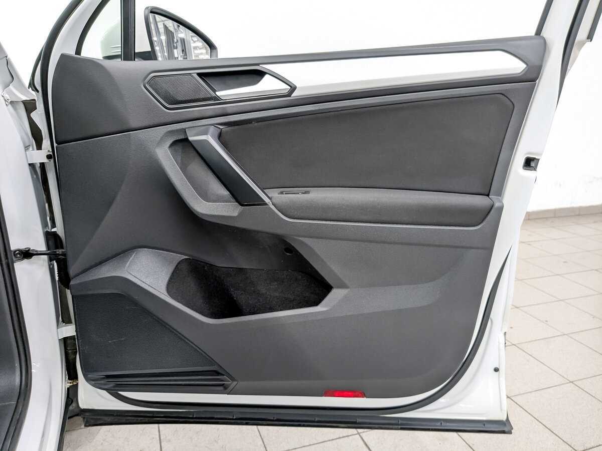 Volkswagen Tiguan, 2021 Фото №23