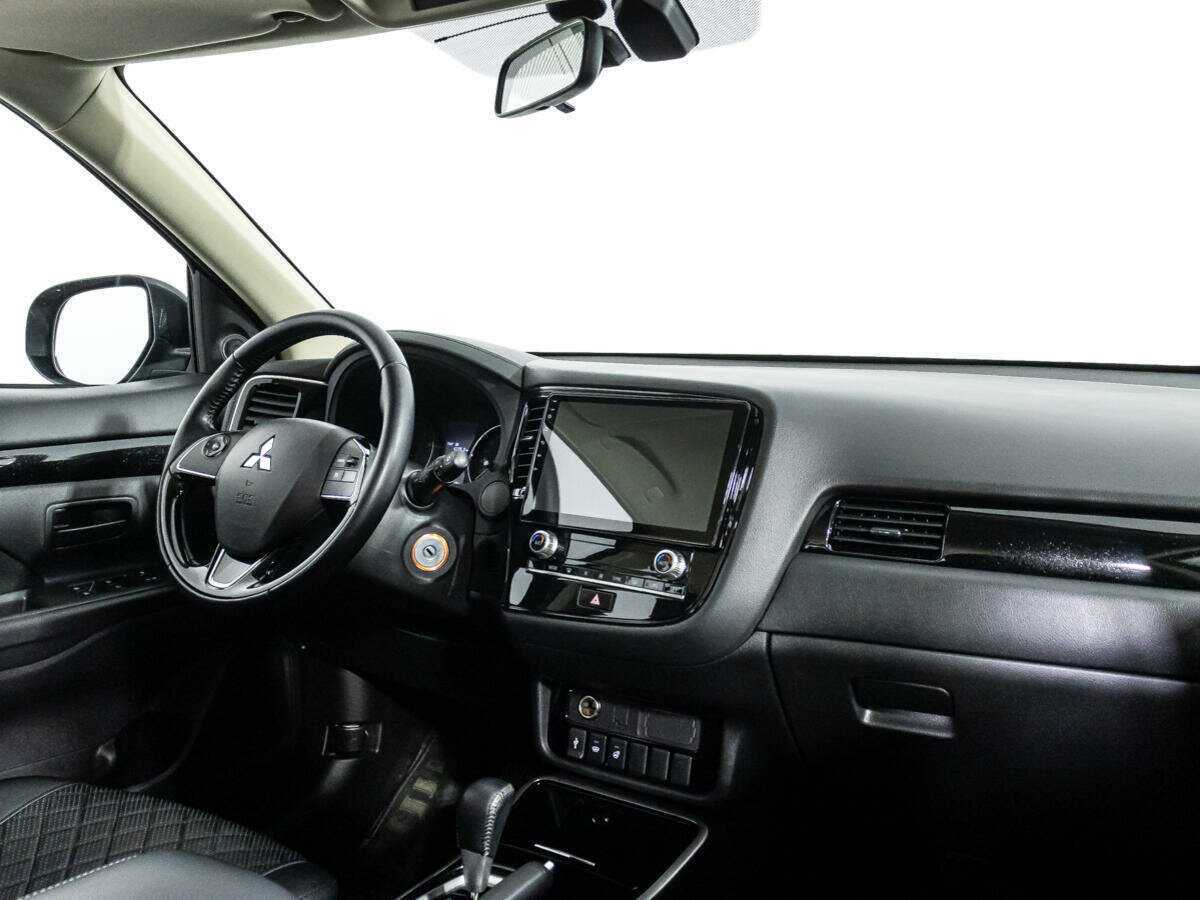 Mitsubishi Outlander, 2021 Фото №7