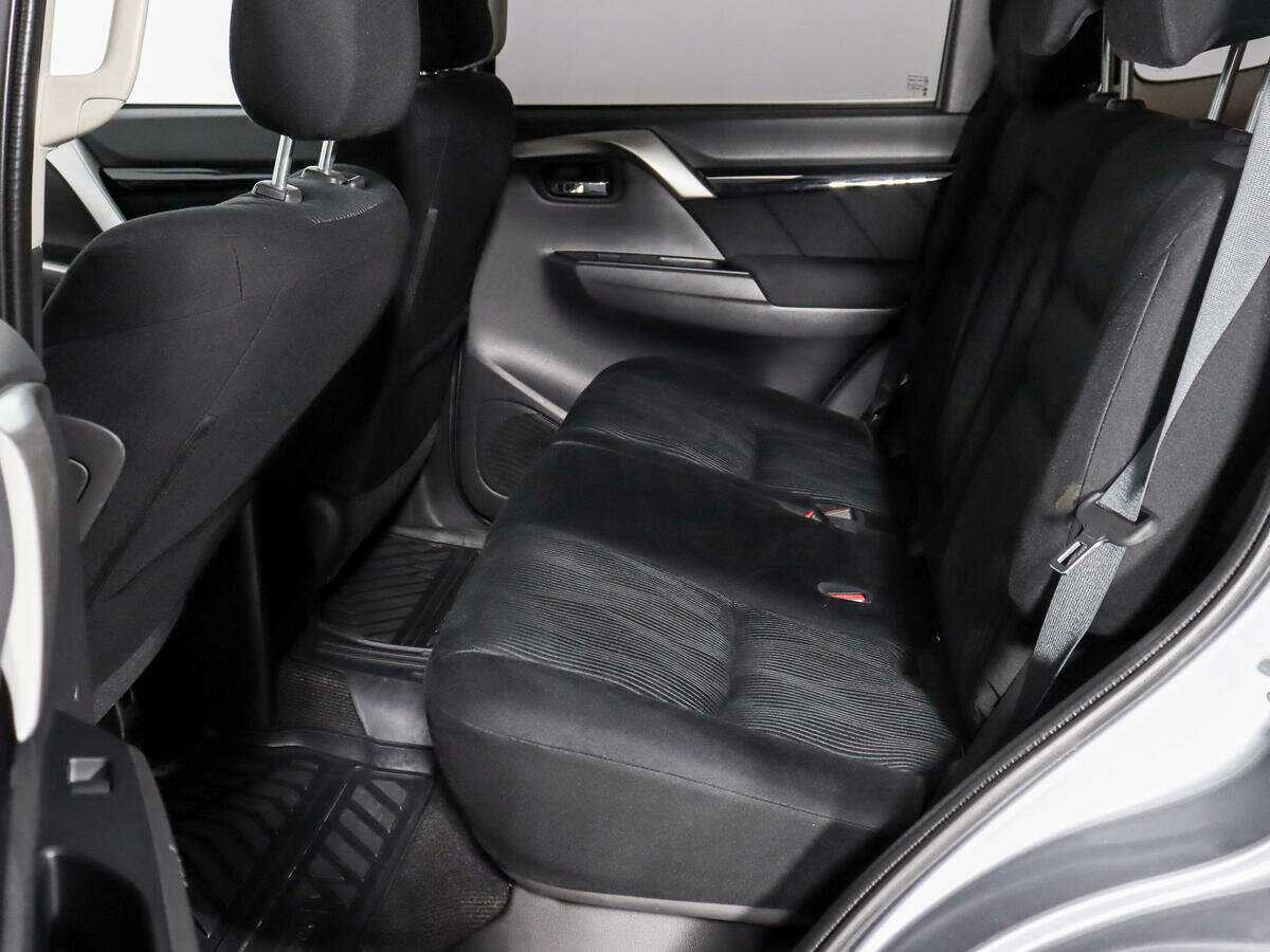 Mitsubishi Pajero Sport, 2017 Фото №12