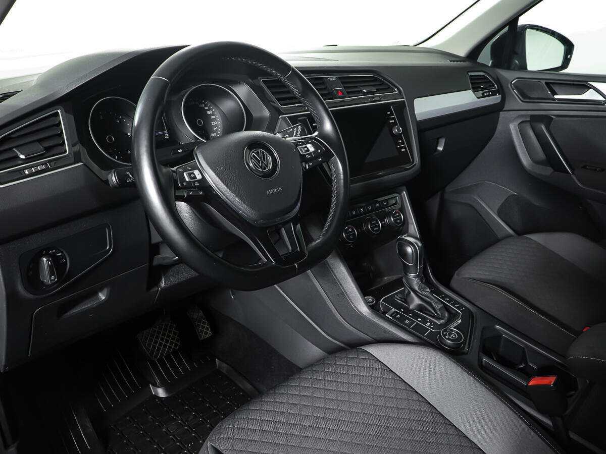 Volkswagen Tiguan, 2018 Фото №12