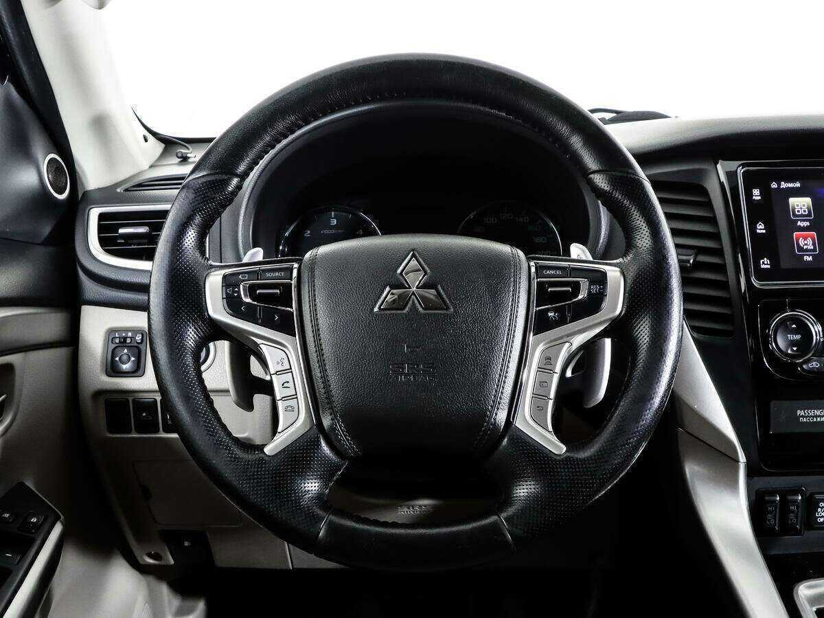 Mitsubishi Pajero Sport, 2017 Фото №16