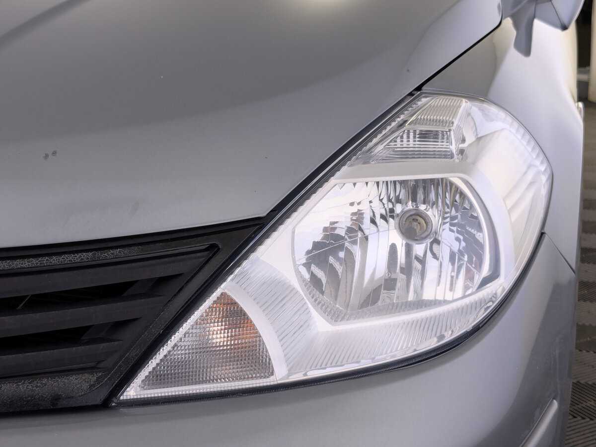 Nissan Tiida, 2013 Фото №11