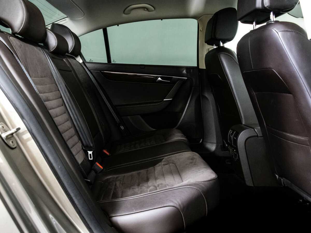 Volkswagen Passat, 2012 Фото №19
