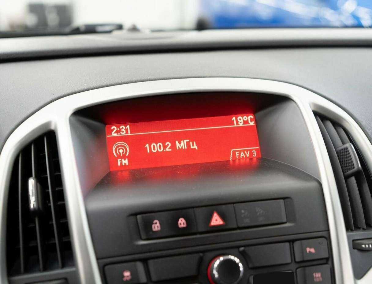 Opel Astra GTC, 2012 Фото №9