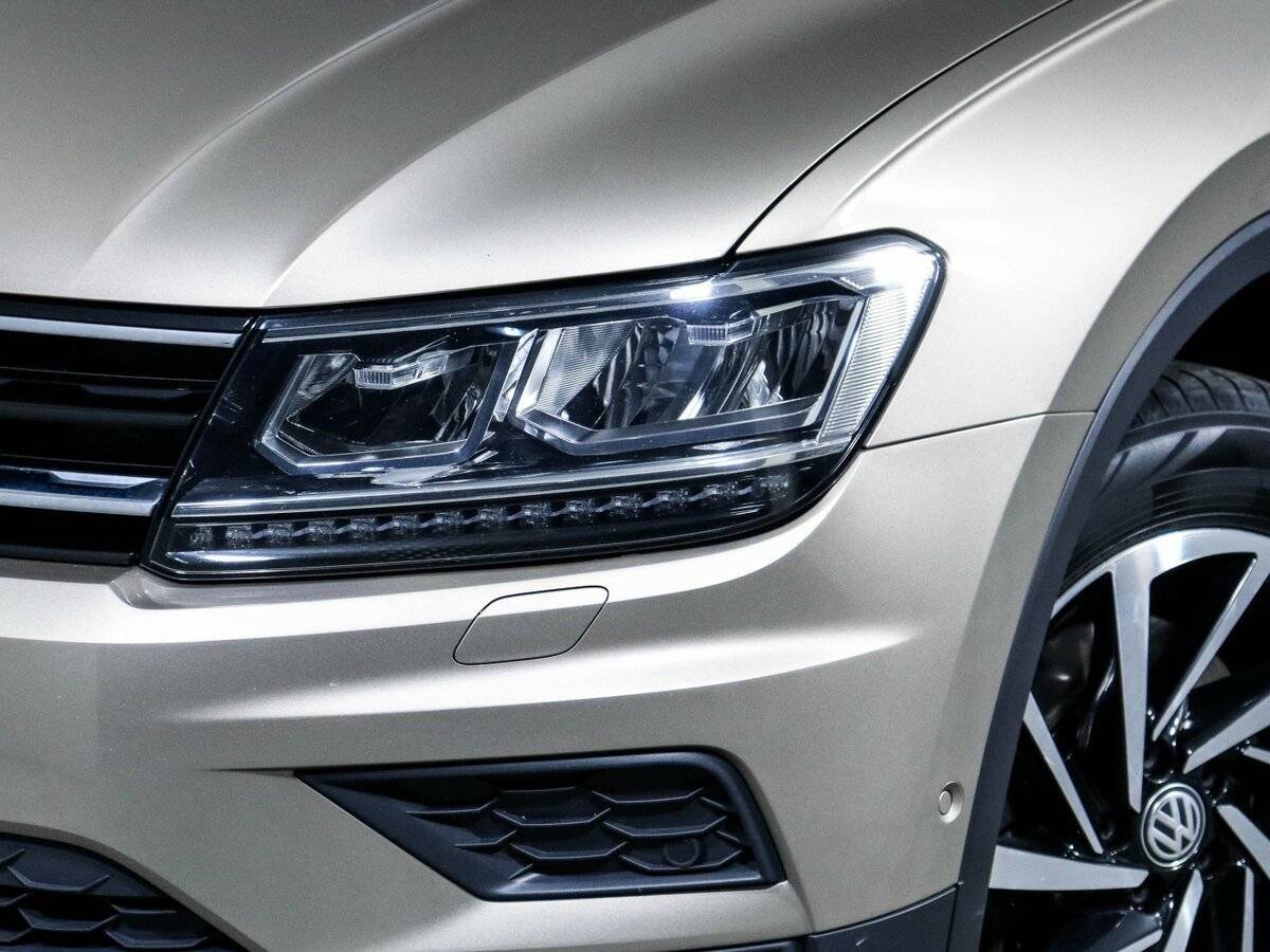 Volkswagen Tiguan, 2018 Фото №12