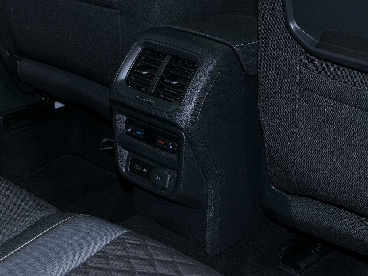 Volkswagen Tiguan, 2018 Фото №13
