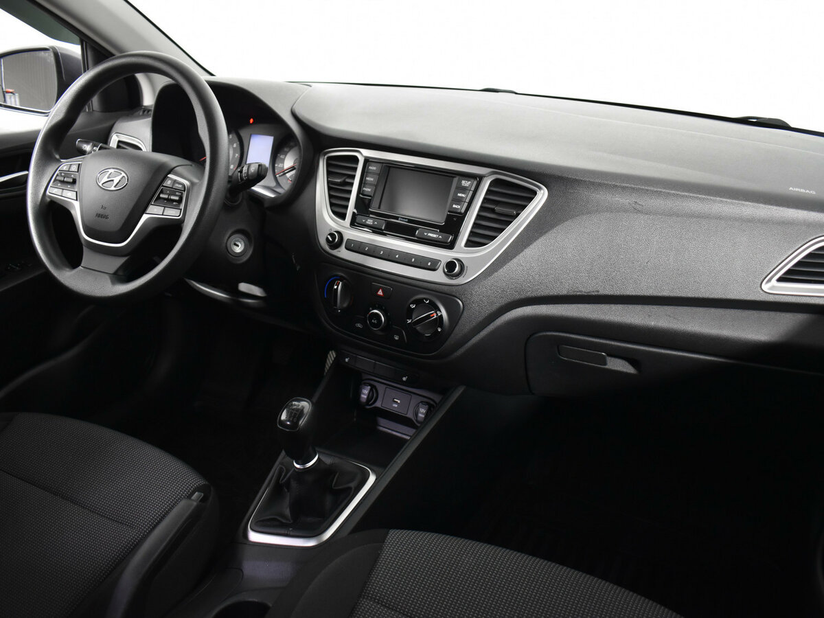 Hyundai Solaris II Рестайлинг, 2021 Фото №10