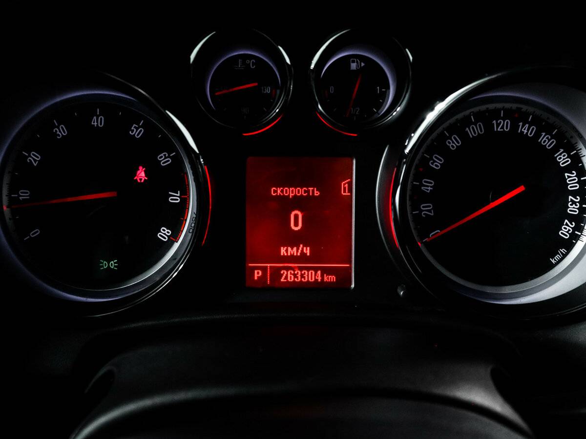 Opel Astra J, 2012 Фото №9