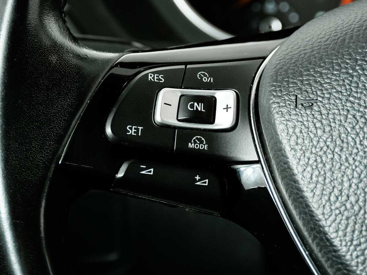 Volkswagen Tiguan, 2017 Фото №16