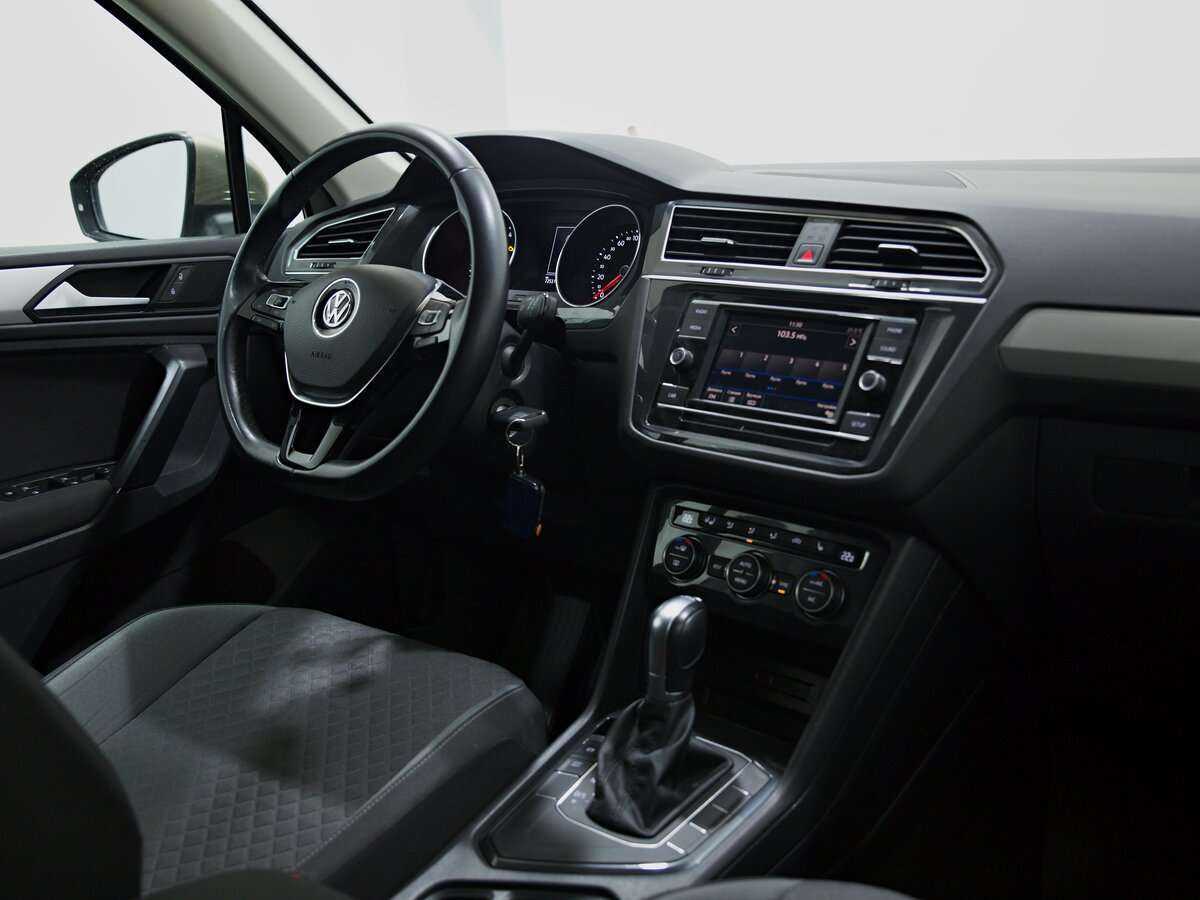 Volkswagen Tiguan, 2018 Фото №7