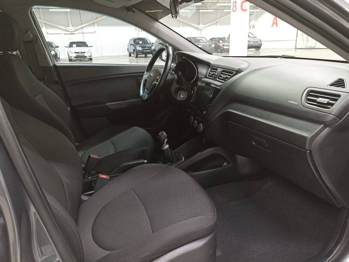 Kia Rio, 2016 Фото №10