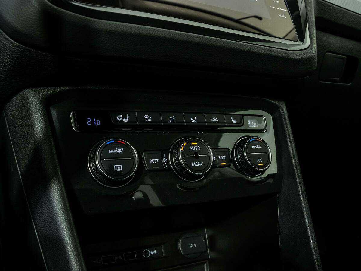 Volkswagen Tiguan, 2020 Фото №14