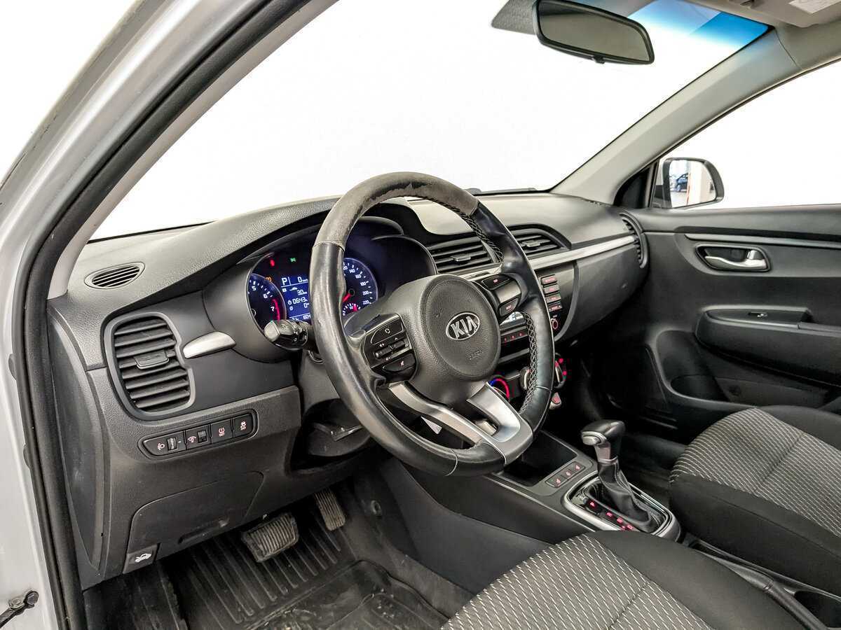 Kia Rio X-Line, 2020 Фото №16