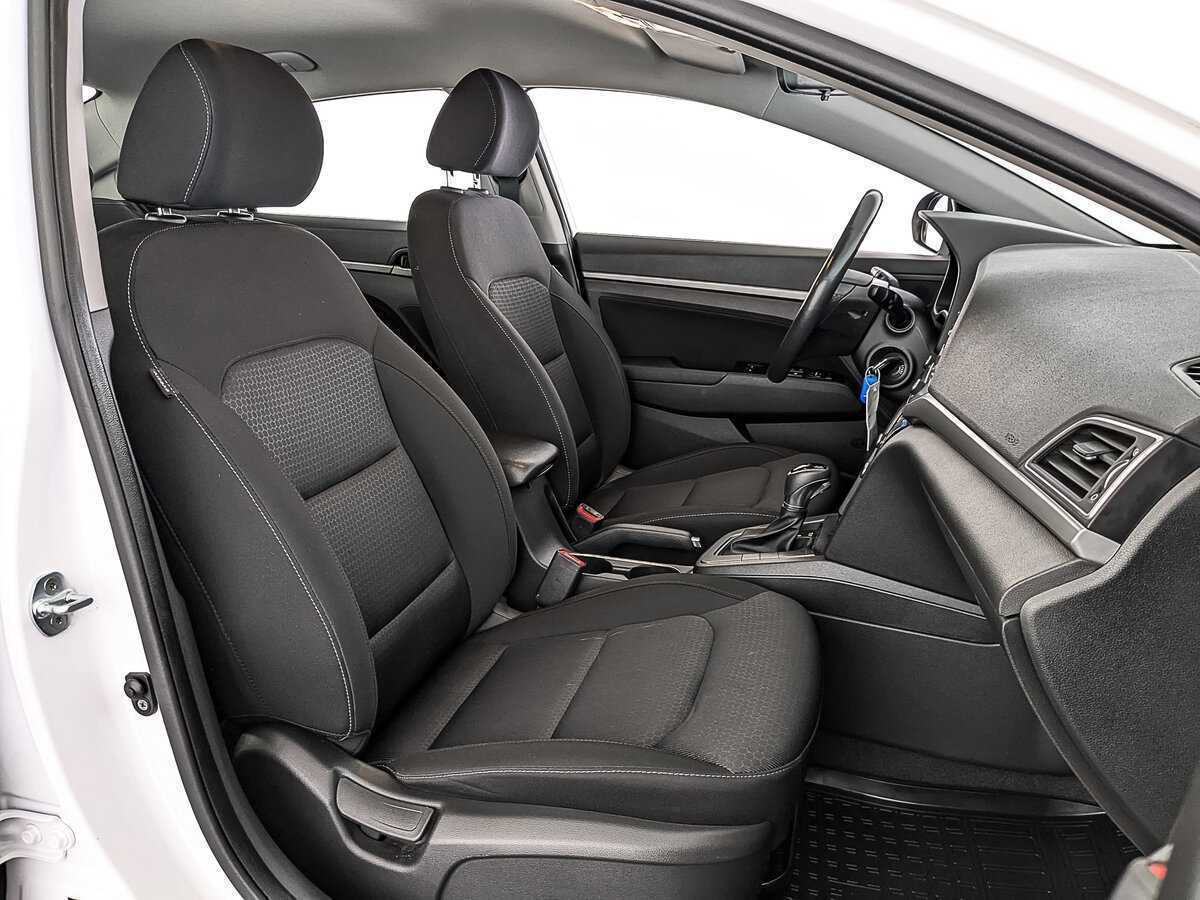 Hyundai Elantra, 2018 Фото №23