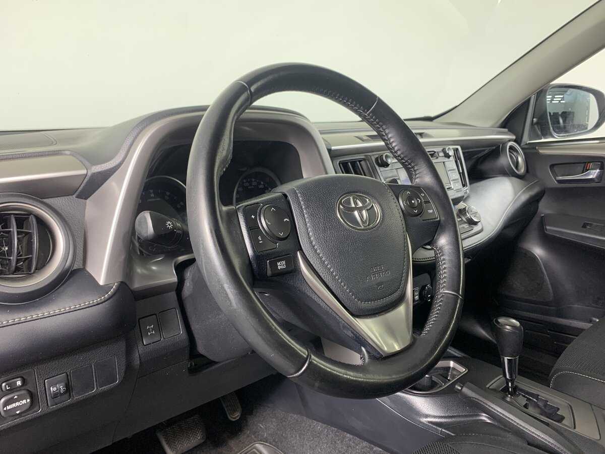Toyota RAV4, 2018 Фото №12