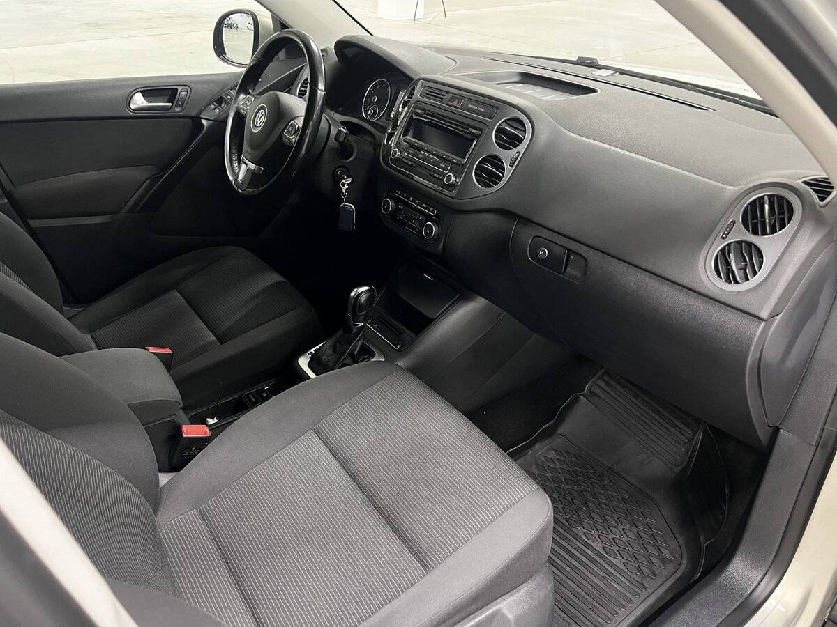Volkswagen Tiguan, 2012 Фото №11