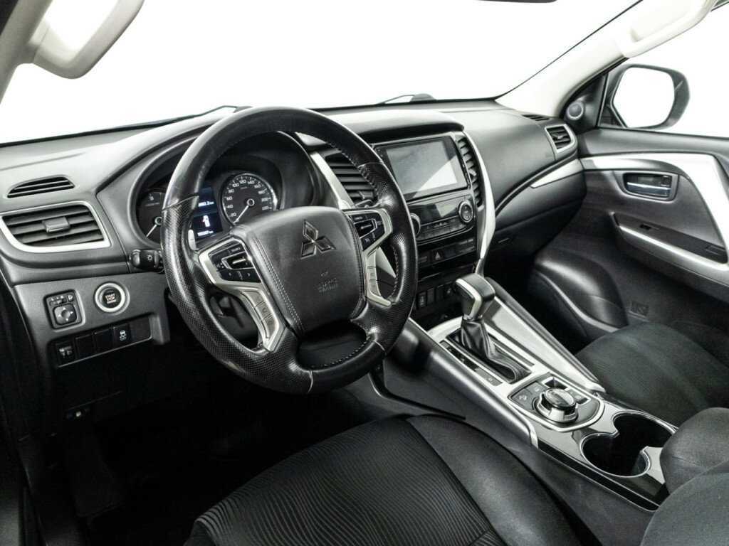 Mitsubishi Pajero Sport, 2018 Фото №11