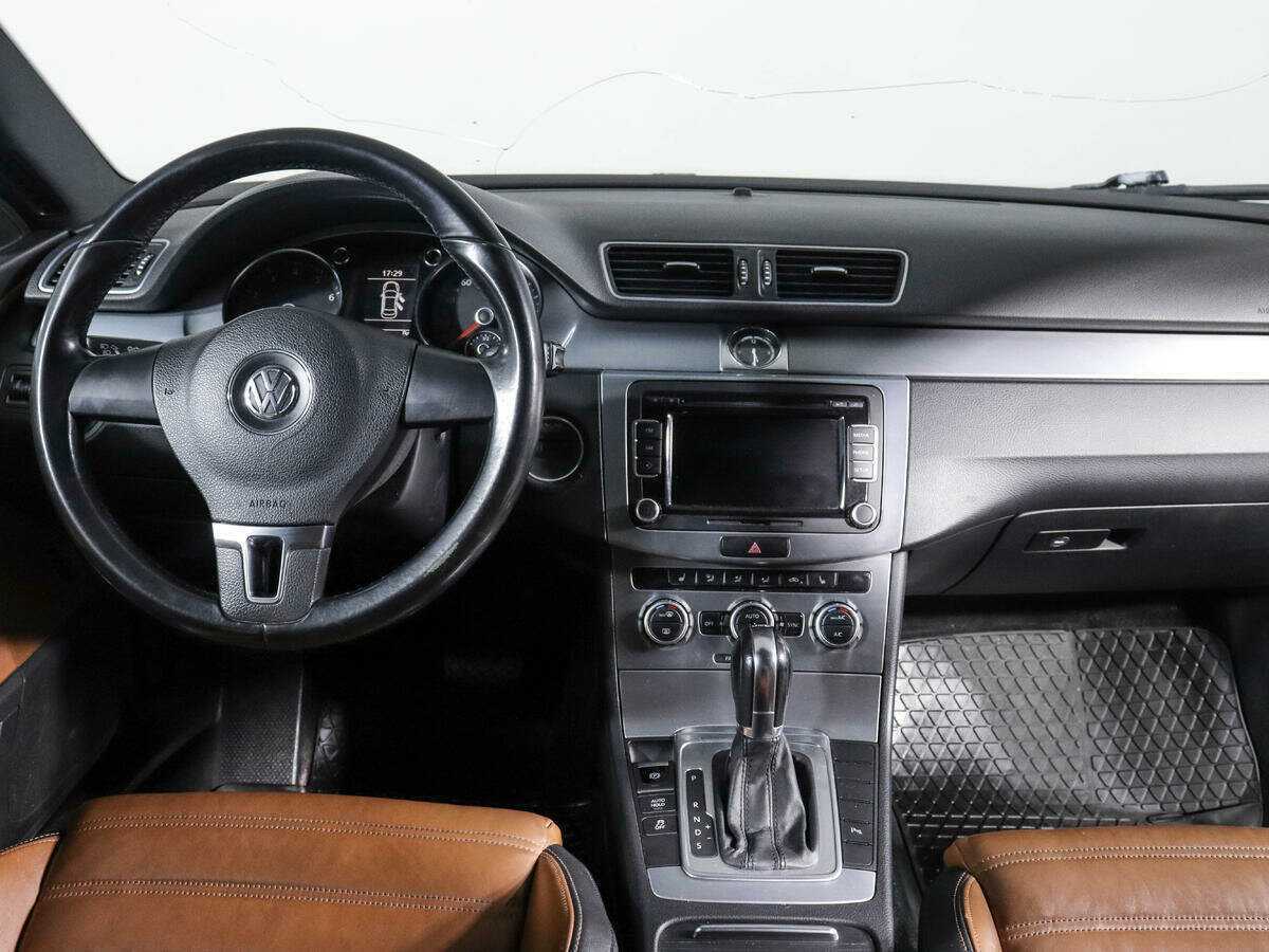 Volkswagen Passat CC, 2013 Фото №10