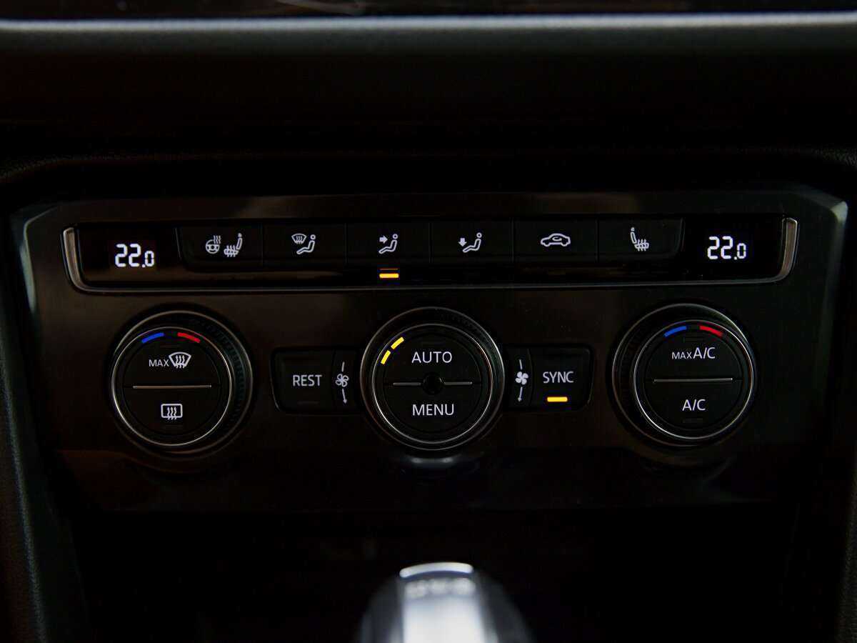 Volkswagen Tiguan, 2018 Фото №12