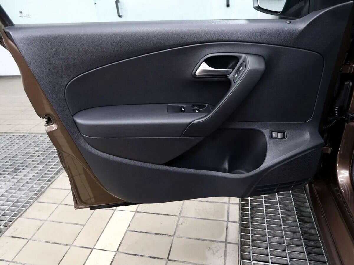 Volkswagen Polo, 2018 Фото №13