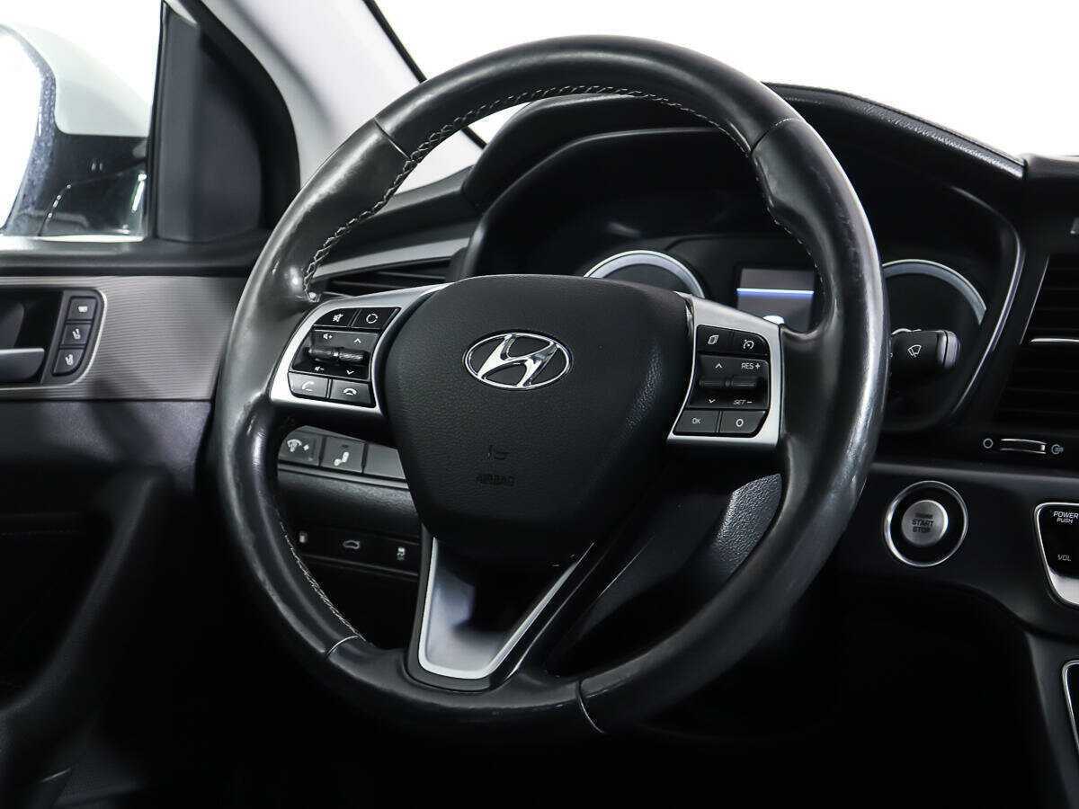 Hyundai Sonata, 2018 Фото №15