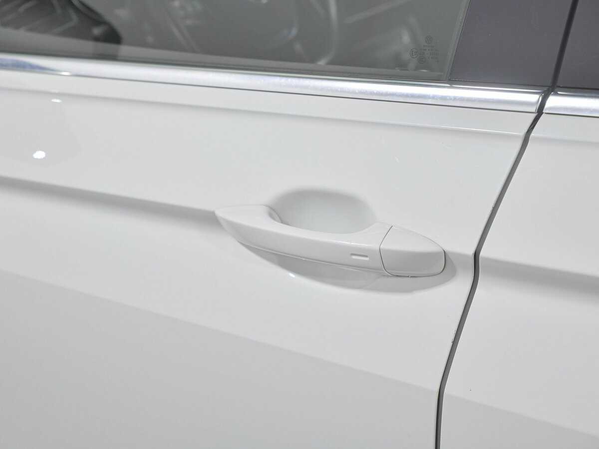 Volkswagen Tiguan, 2018 Фото №19