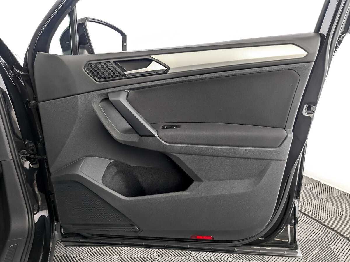 Volkswagen Tiguan, 2020 Фото №24