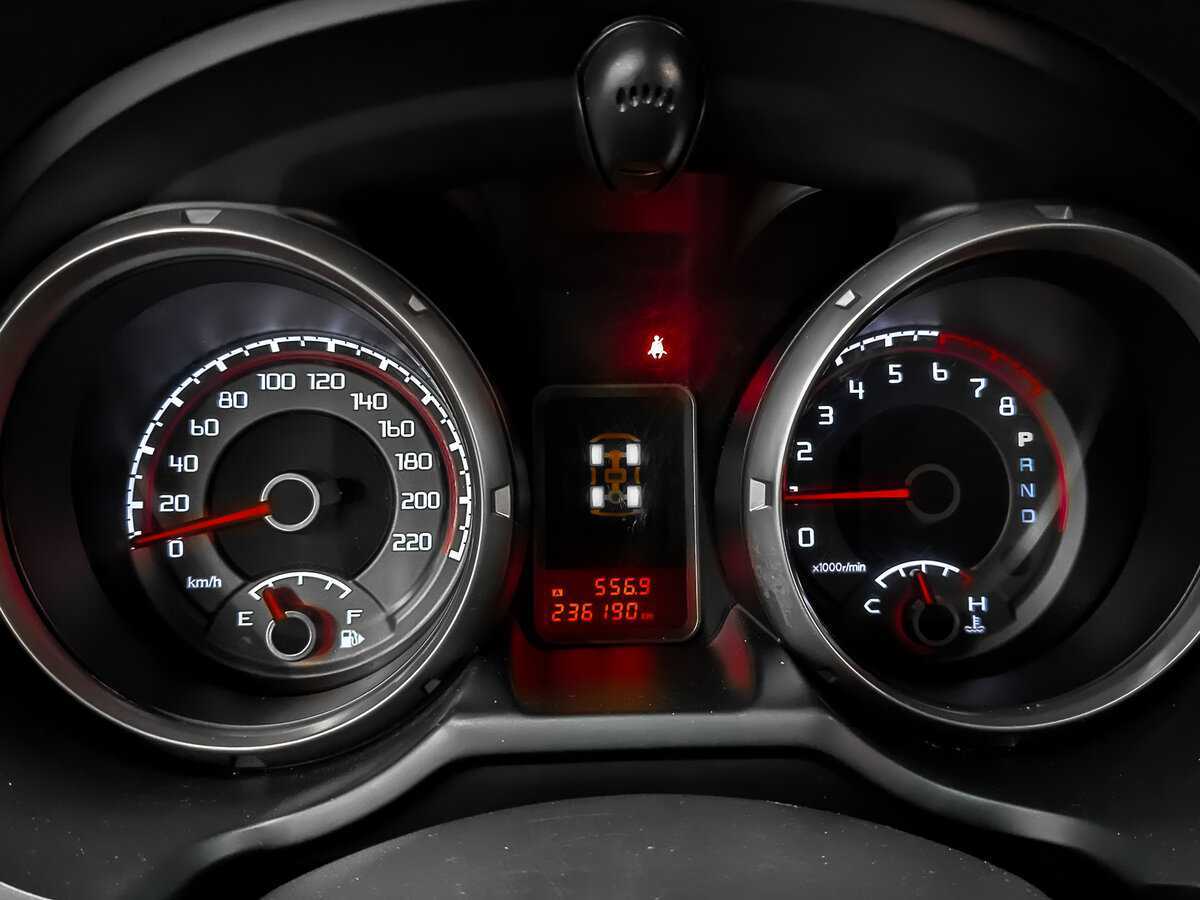 Mitsubishi Pajero, 2015 Фото №16