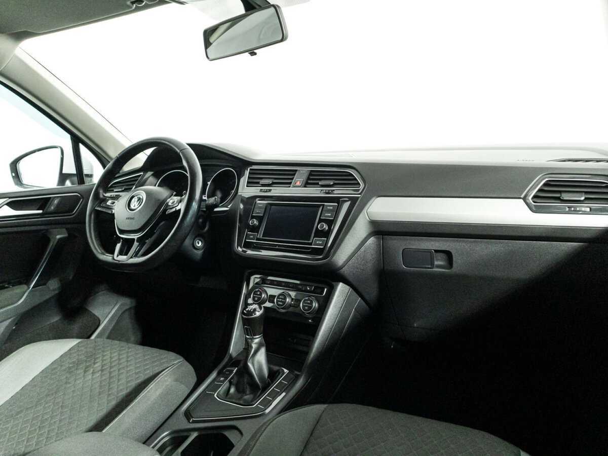Volkswagen Tiguan, 2018 Фото №9