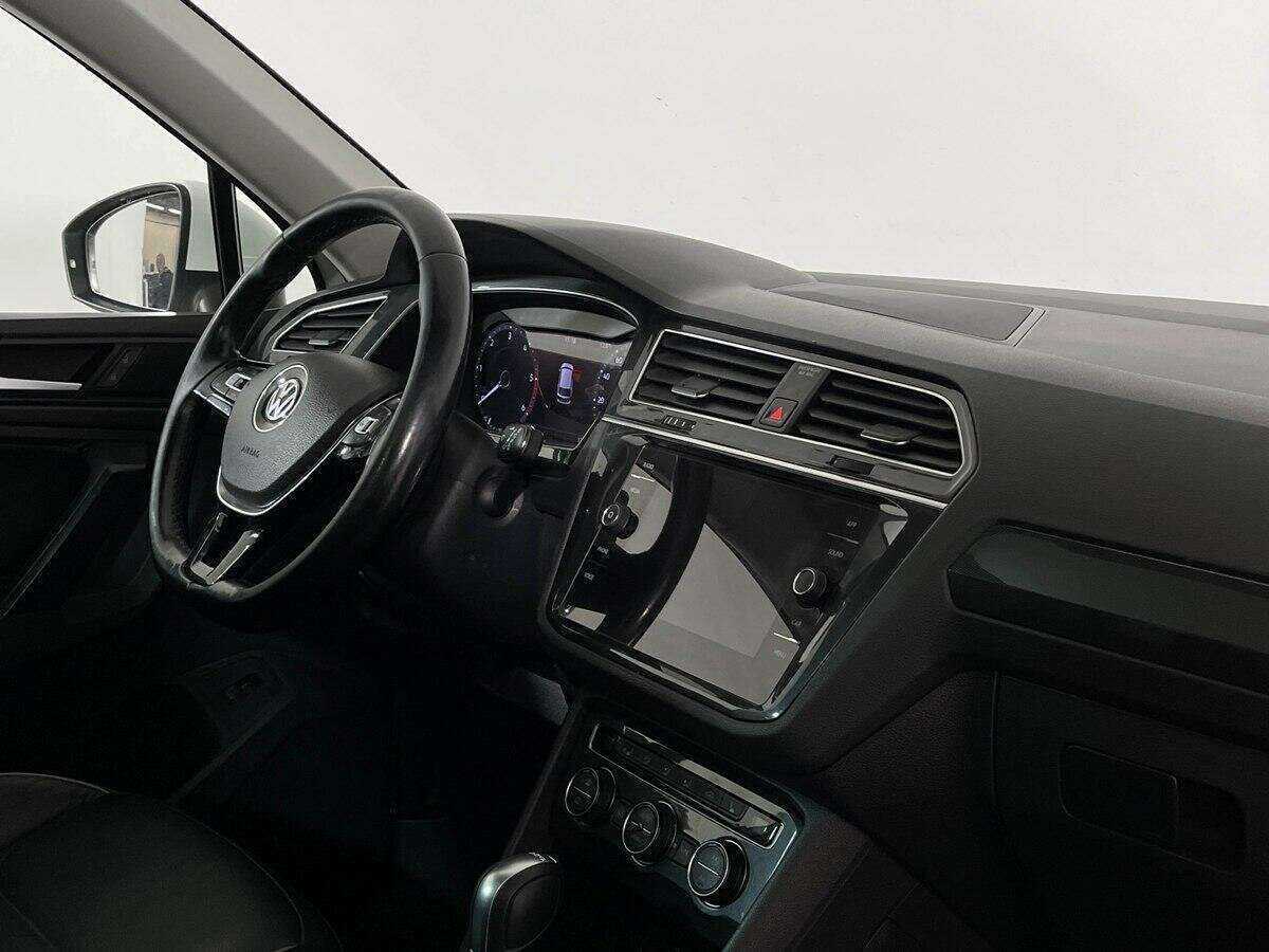 Volkswagen Tiguan, 2018 Фото №7