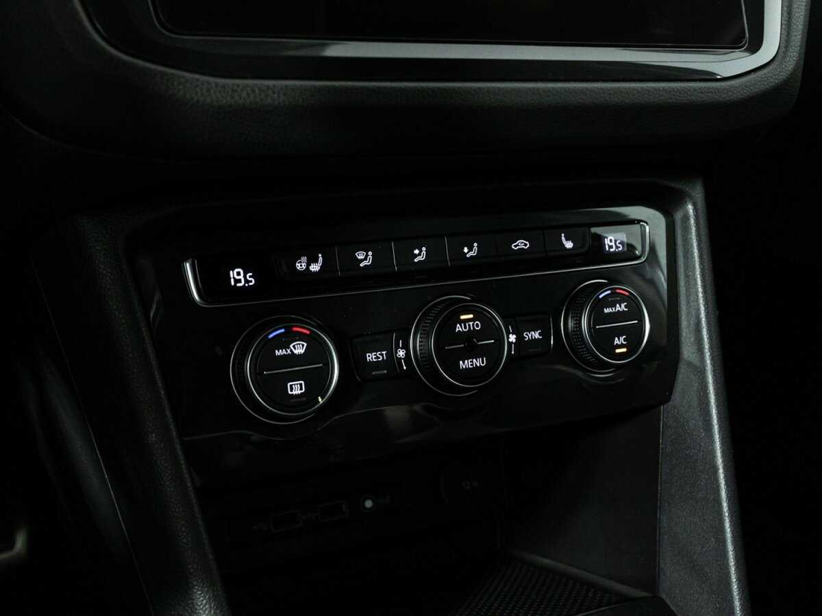 Volkswagen Tiguan, 2020 Фото №18