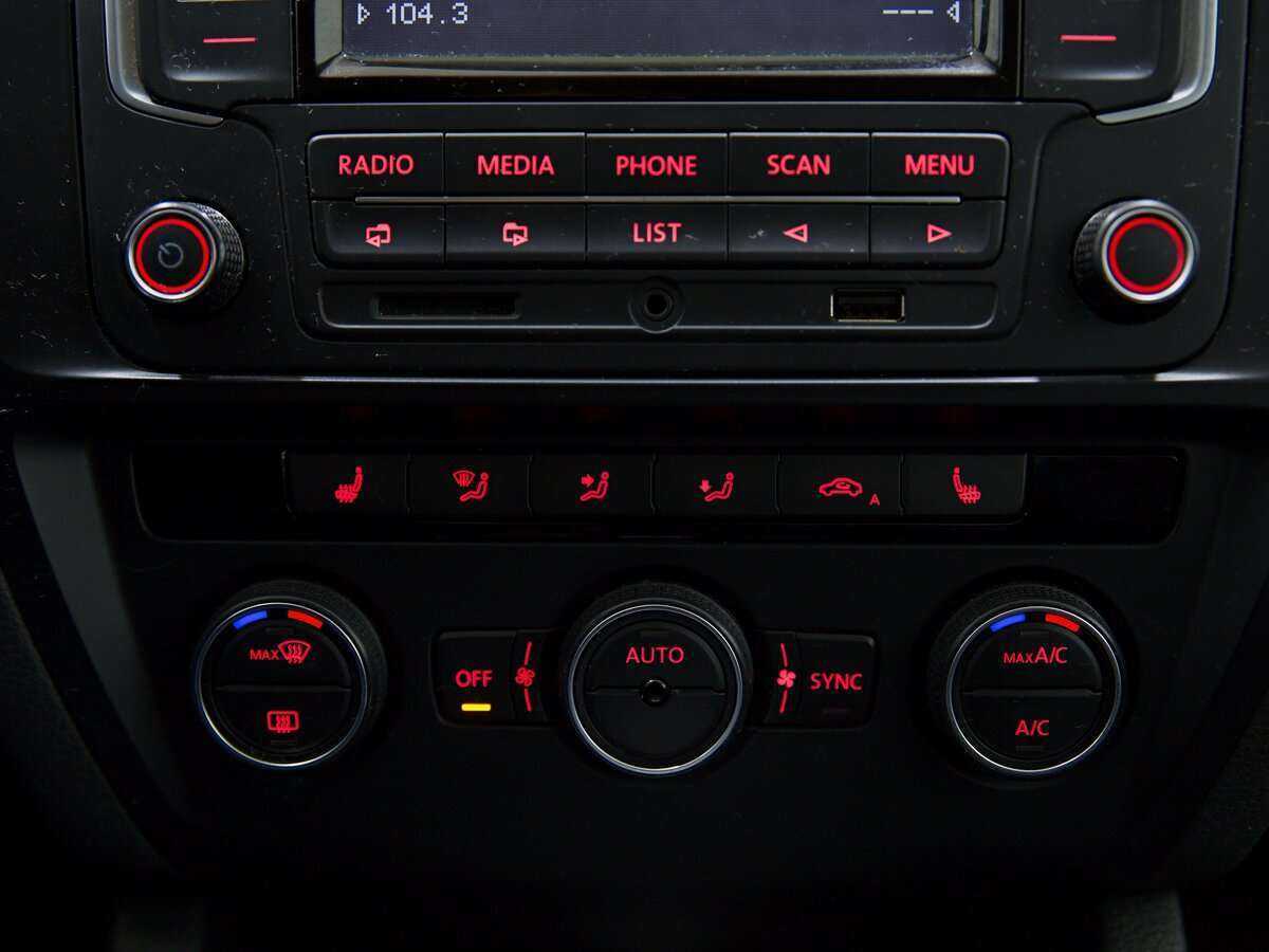 Volkswagen Jetta, 2015 Фото №11