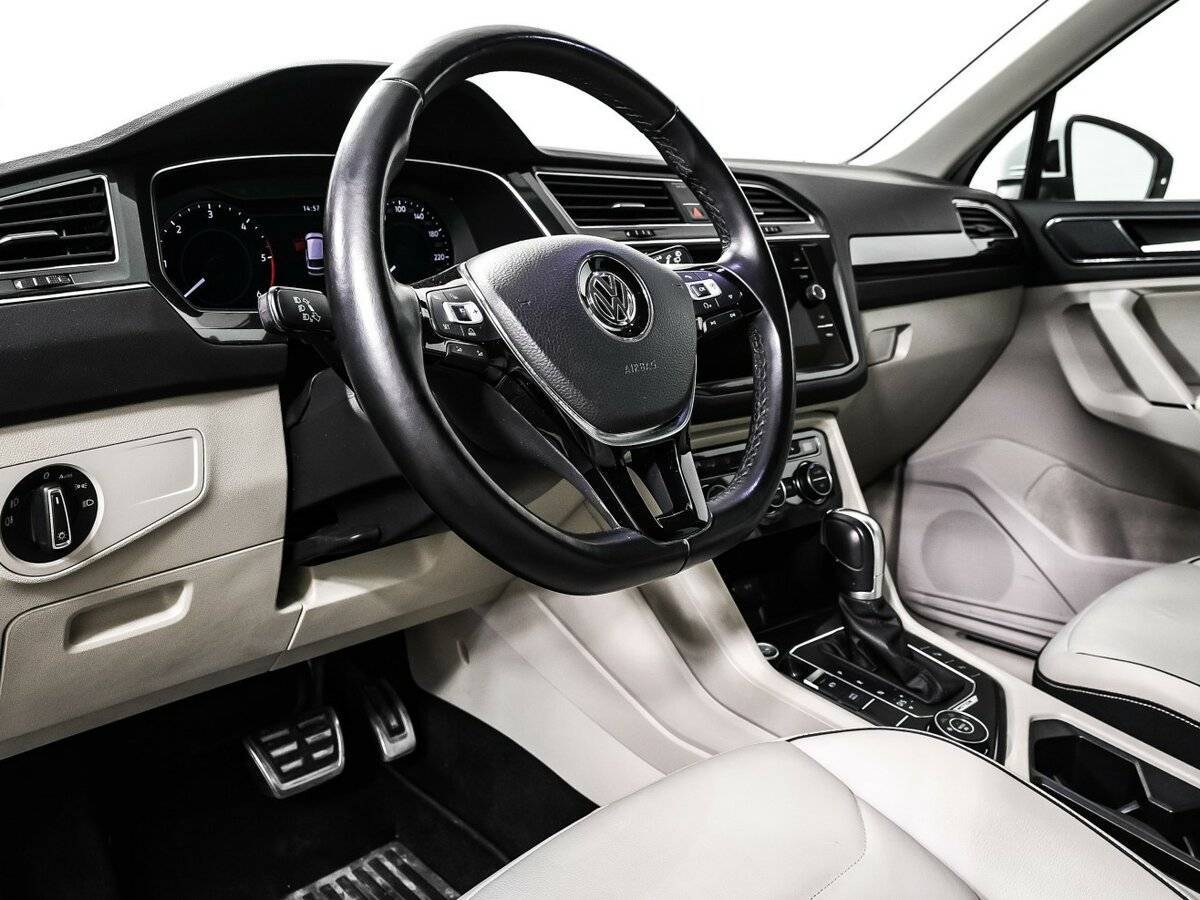 Volkswagen Tiguan, 2018 Фото №13