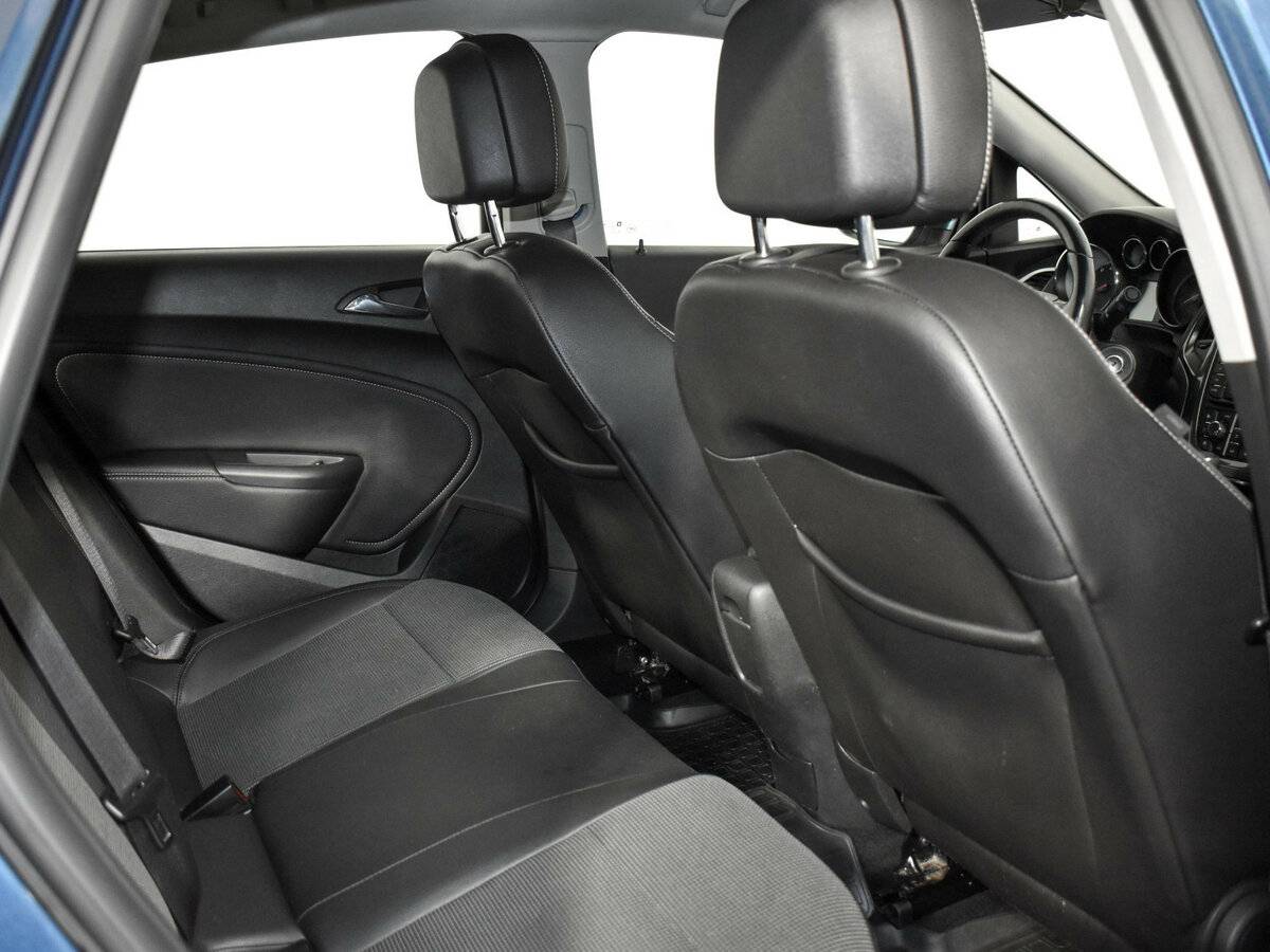 Opel Astra J Рестайлинг, 2013 Фото №11