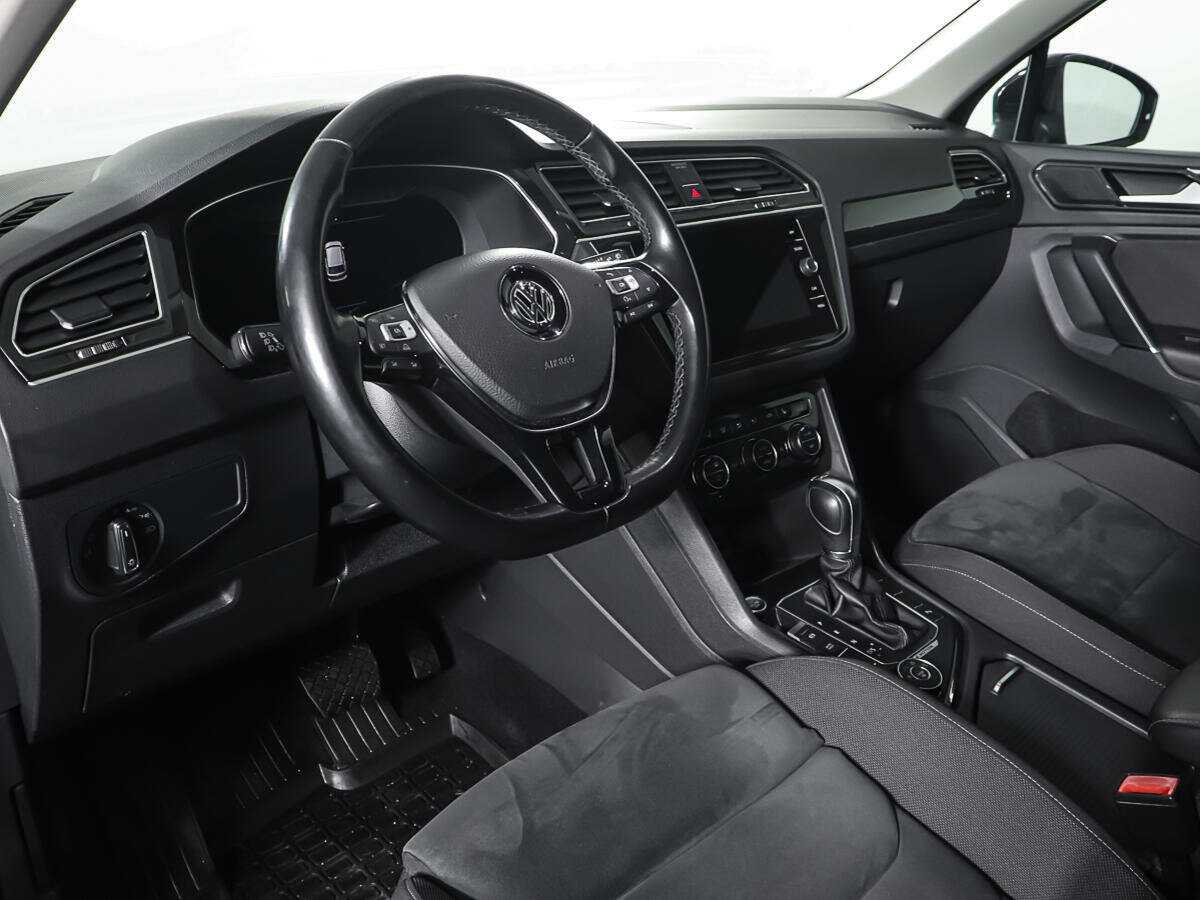 Volkswagen Tiguan, 2018 Фото №13