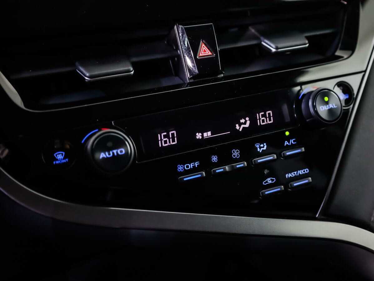 Toyota Camry, 2022 Фото №14