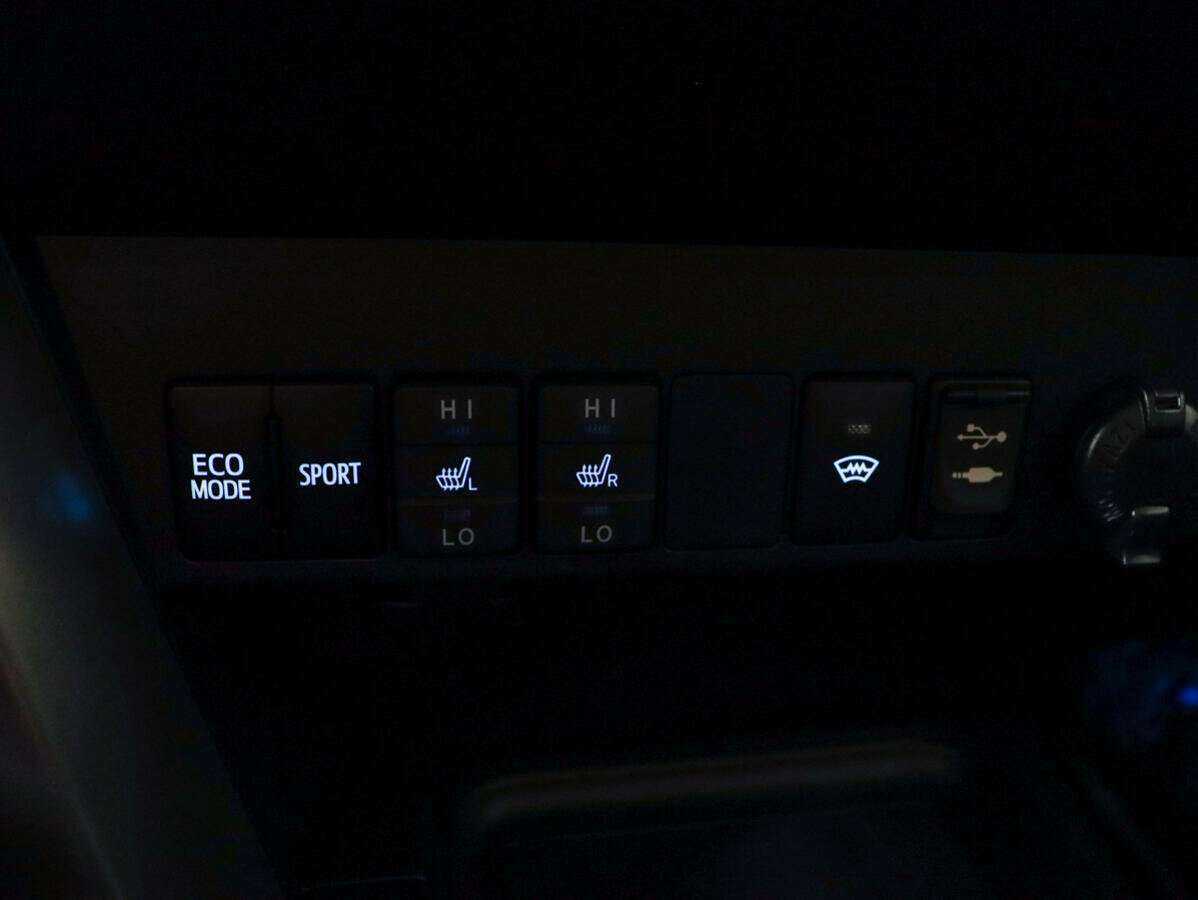 Toyota RAV4, 2017 Фото №17