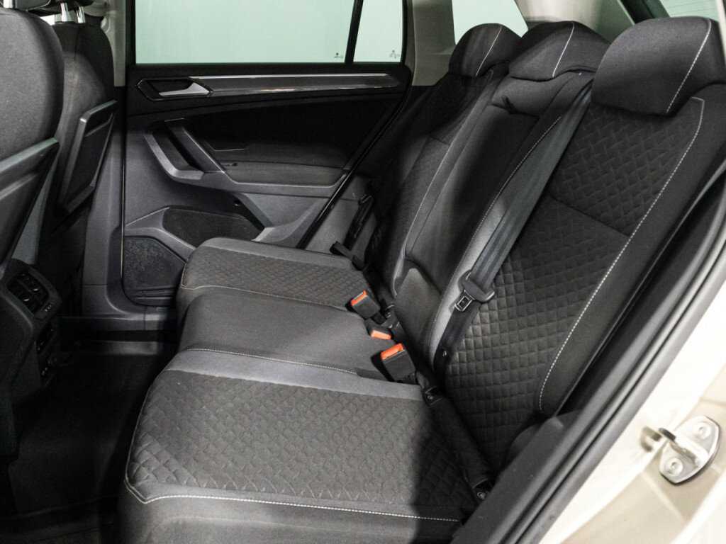 Volkswagen Tiguan, 2018 Фото №10