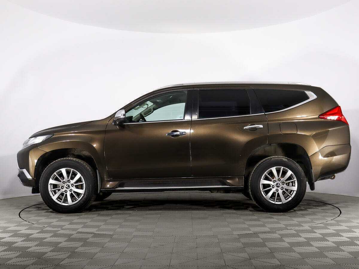 Mitsubishi Pajero Sport, 2017 Фото №8
