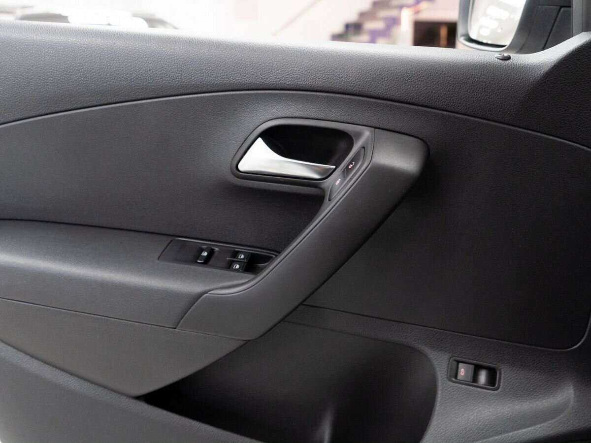 Volkswagen Polo, 2017 Фото №14