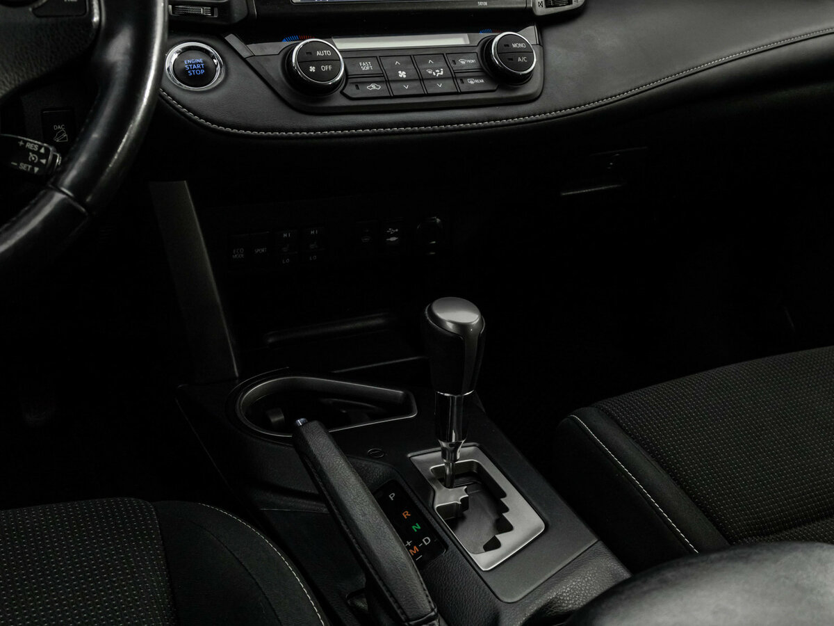 Toyota RAV4 IV (XA40) Рестайлинг, 2018 Фото №11