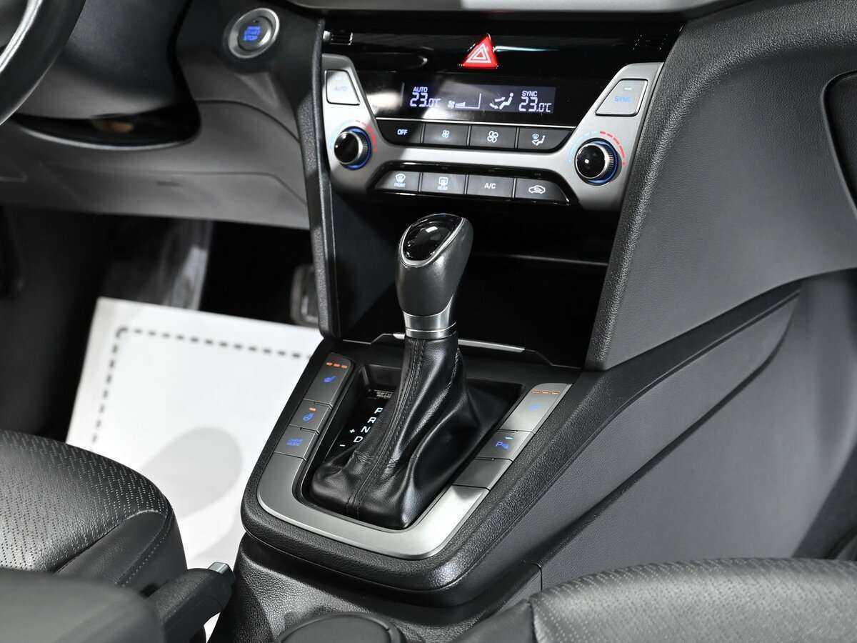 Hyundai Elantra, 2018 Фото №12