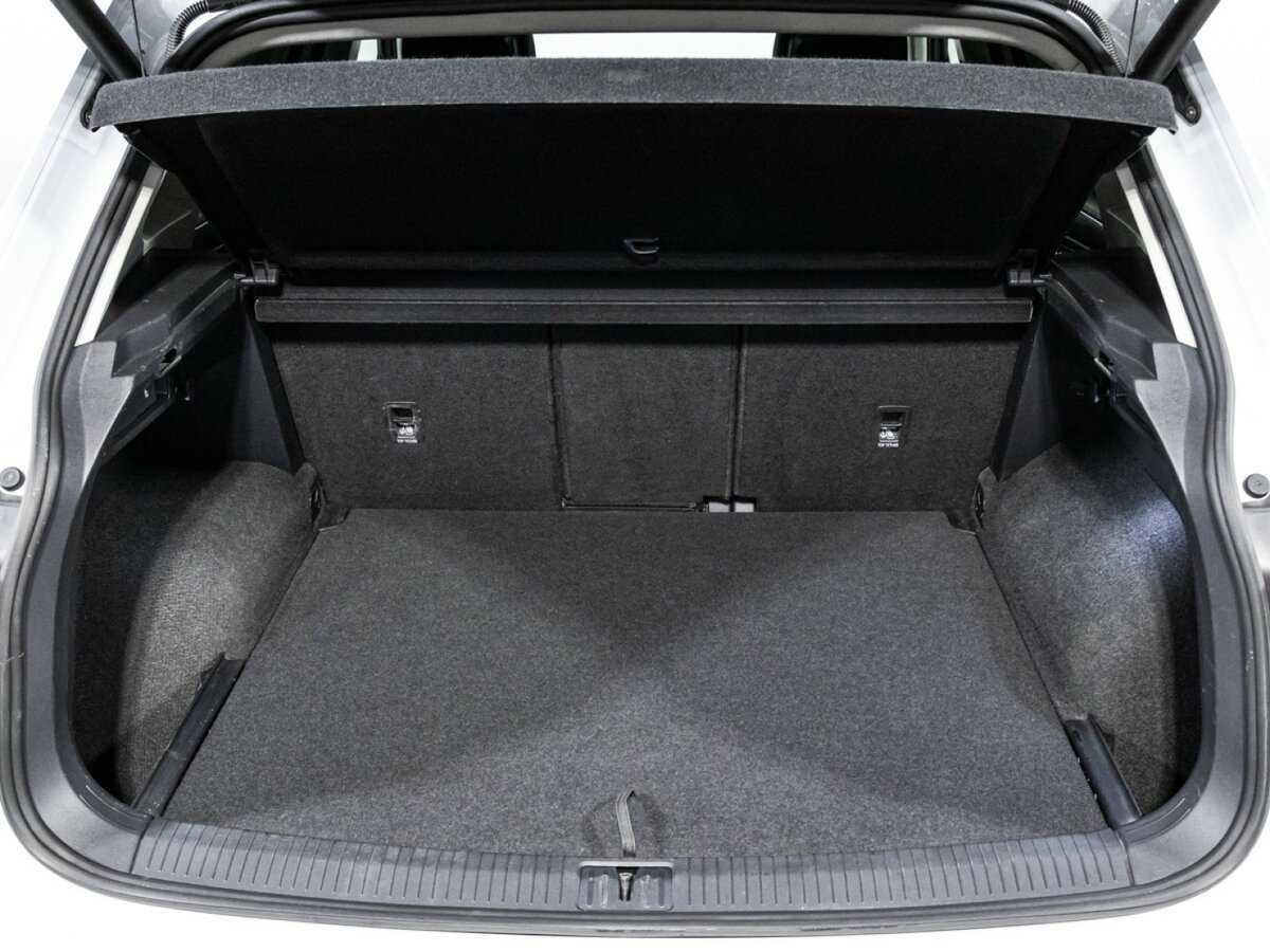 Volkswagen Tiguan, 2019 Фото №15
