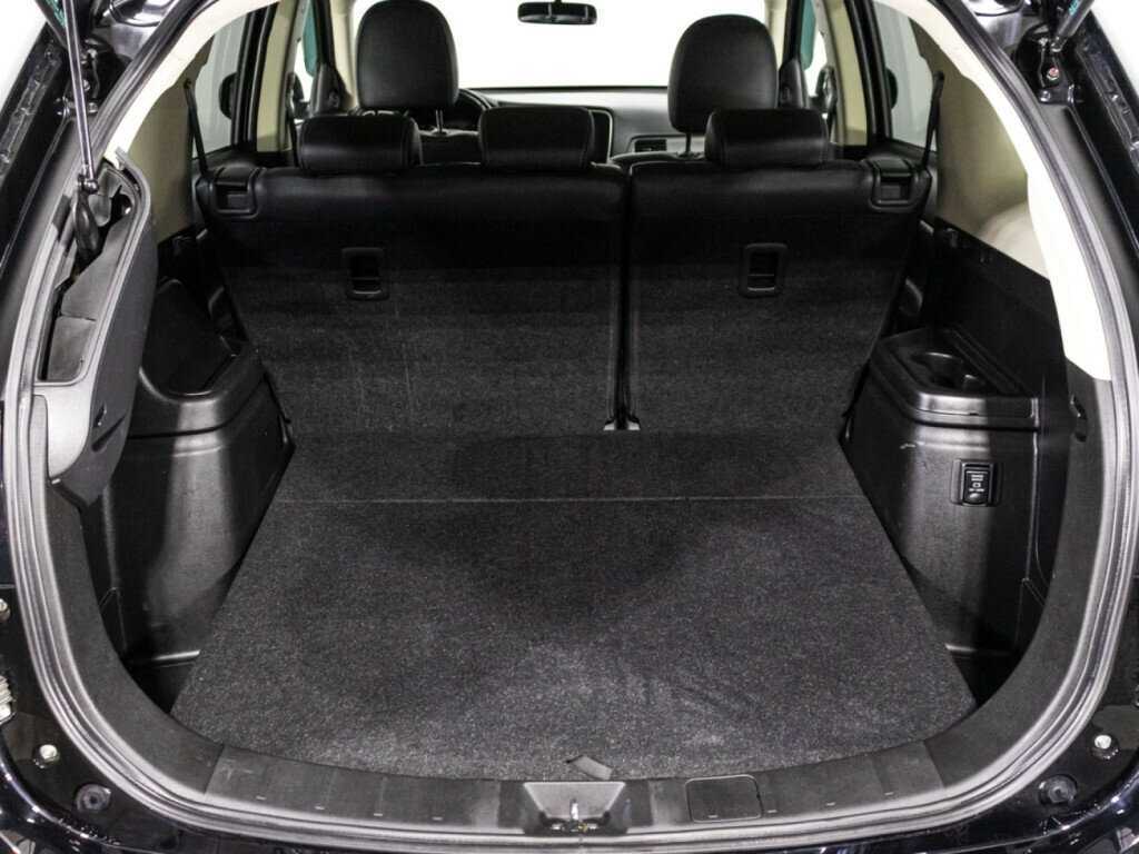 Mitsubishi Outlander, 2021 Фото №15