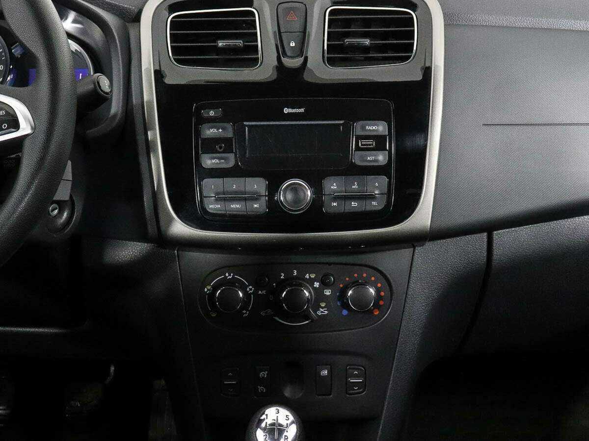 Renault Logan, 2018 Фото №11