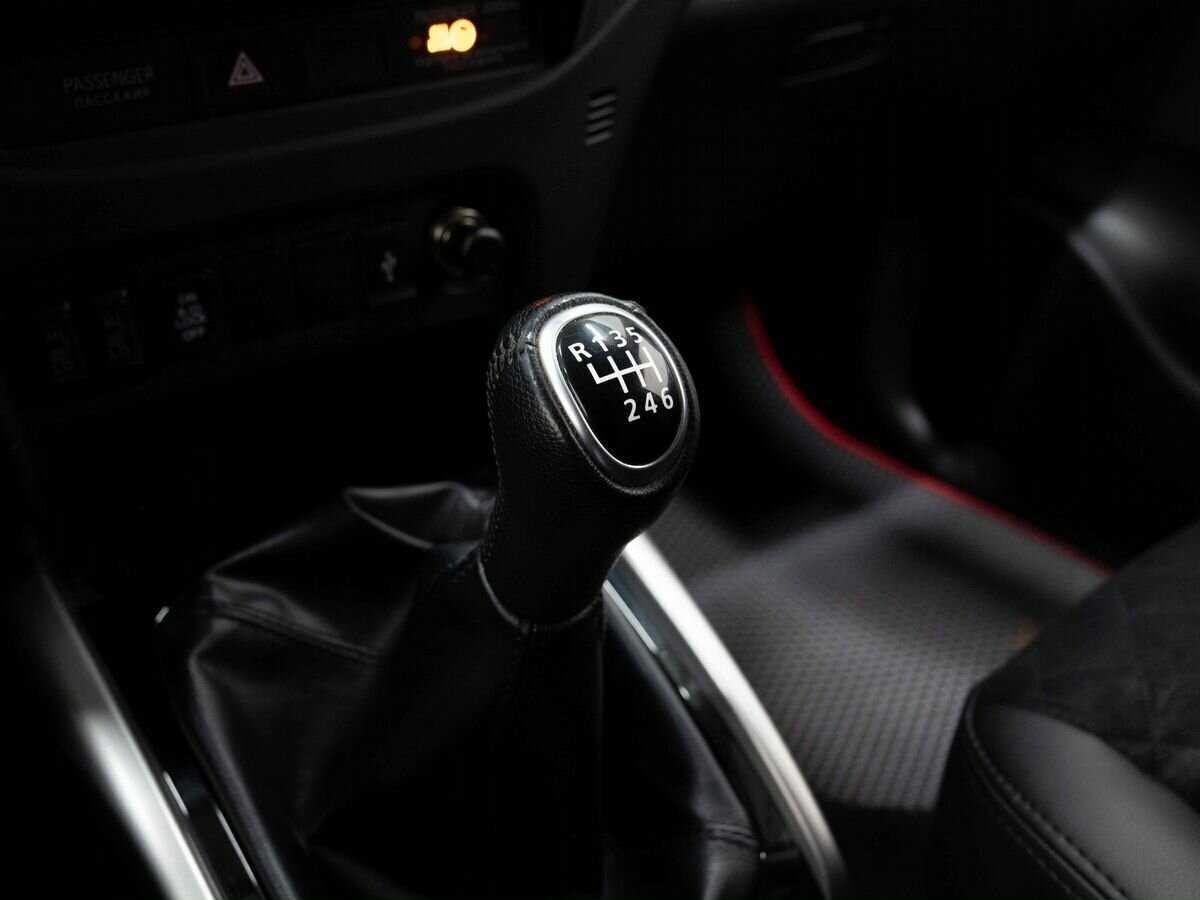 Mitsubishi Pajero Sport, 2017 Фото №21