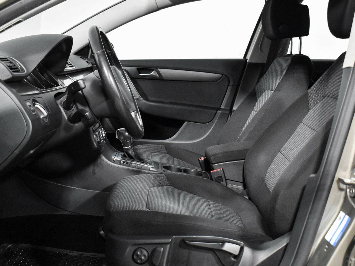 Volkswagen Passat, 2012 Фото №9