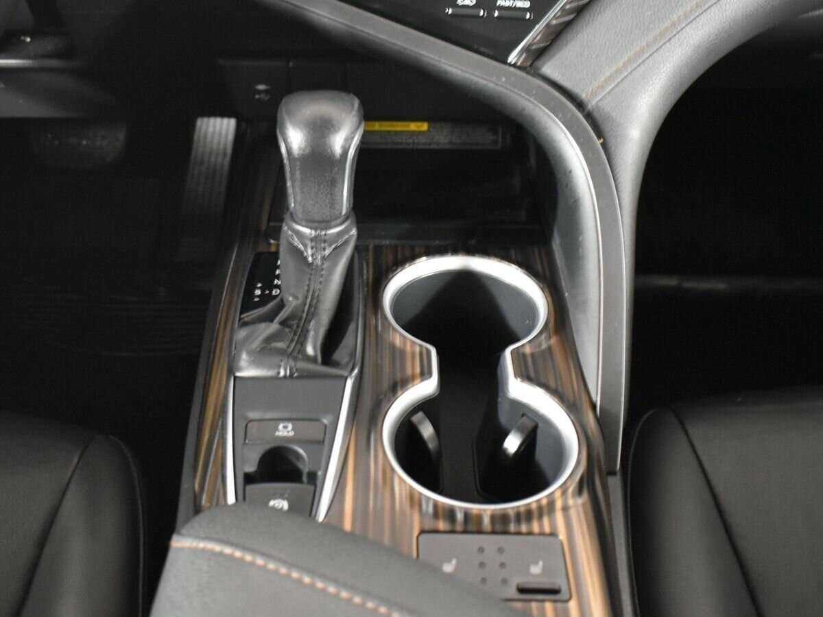 Toyota Camry, 2020 Фото №13