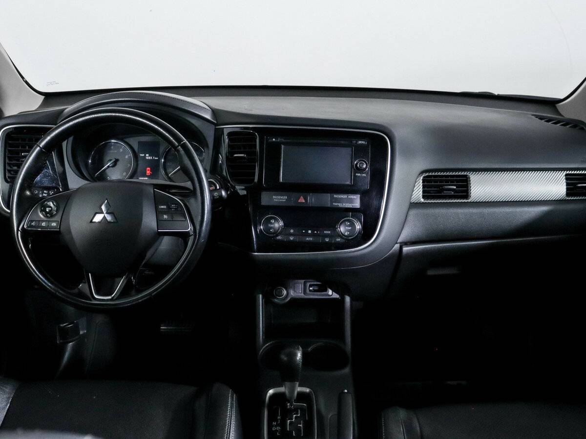 Mitsubishi Outlander III Рестайлинг 2, 2015 Фото №12