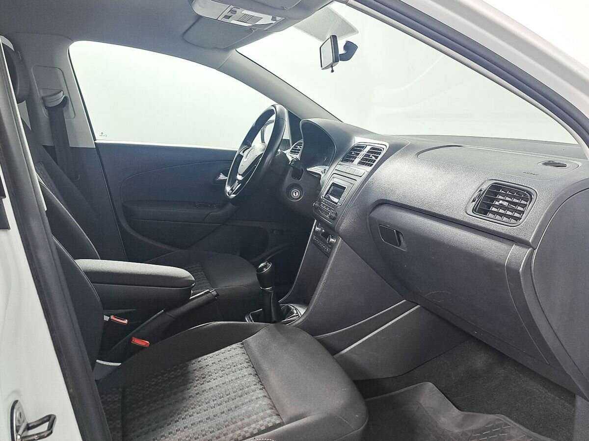 Volkswagen Polo, 2016 Фото №9